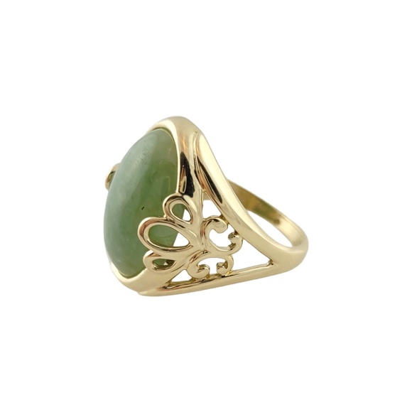 Vintage 14K Yellow Gold Jade Ring Size 6.75 #13497 - Picture 2 of 7